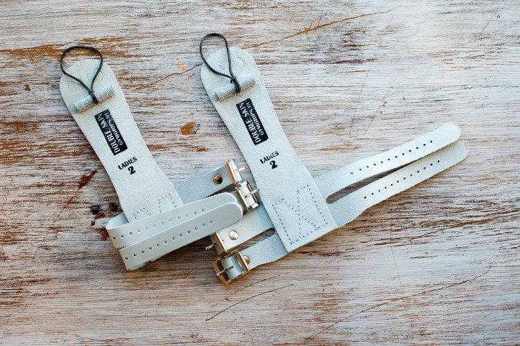 Гимнастические накладки женские на брусьях Double Skin белые